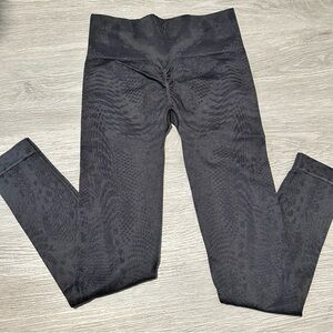 Gymshark Adapt Animal x Whitney Seamless Leggings Asphalt GreyBlack Leggings NWT